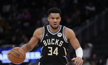 Παραμένει στους Μιλγουόκι Μπακς ο Γιάννης Αντετοκούνμπο: «Οι θρύλοι δεν κυνηγούν, προσελκύουν»