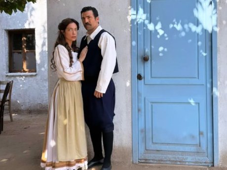 «Από ήλιο σε ήλιο» η πρεμιέρα: Ο έρωτας Ντάνης Γιαννακοπούλου & Κίμωνα Κουρή και η εξέγερση του 1916