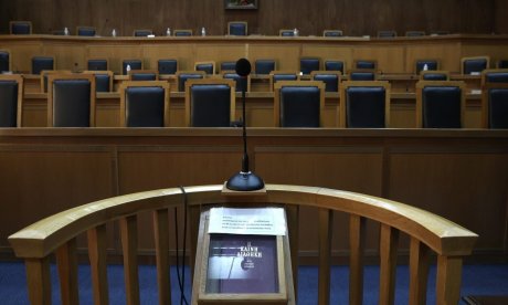 Δίκη για καταγγελία ομαδικού βιασμού στο Α.Τ. Ομονοίας - «Τους εμπιστεύτηκα», είπε η 19χρονη