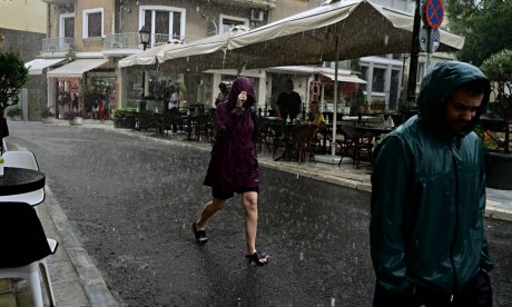 Έκτακτο δελτίο επιδείνωσης καιρού: Πορτοκαλί προειδοποίηση για ισχυρές βροχές και θυελλώδεις ανέμους