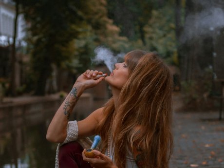 Οι αναρχικοί του wellness: Ποιο είναι το κίνημα που καταρρίπτει τους κανόνες της ευεξίας