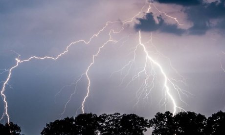 Έρχονται ισχυρές καταιγίδες κι αφρικανική σκόνη - Πού θα είναι έντονα τα φαινόμενα