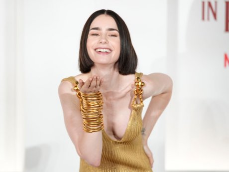 Πού πάει η Lily Collins όταν βρίσκεται στο Παρίσι; Ένας τουριστικός οδηγός από την ίδια την «Emily»