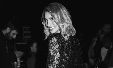 Αποθεώθηκε η Μαρία Ηλιάκη για την σικ εμφάνισή της στον Εθνικό τελικό