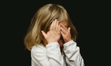 Πώς ένας πράκτορας του dark web έσωσε ένα κορίτσι από χρόνια κακοποίησης, με μόλις ένα στοιχείο