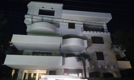 Βάρη: Σπαράζουν οι γονείς των εργατών - «Μου το φάγανε το παλικάρι μου»