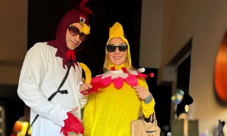 H οικογένεια Τότσικα ζει σε ρυθμούς Αποκριών: Τα... κοτόπουλα, η πειρατίνα και ο Μάικλ Τζάκσον!