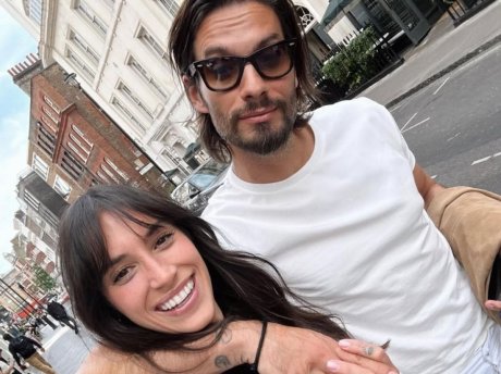 Η τρυφερή εξομολόγηση του Καράβα στη σύζυγό του με αφορμή τα γενέθλιά της και τα πλάνα από Μαλδίβες