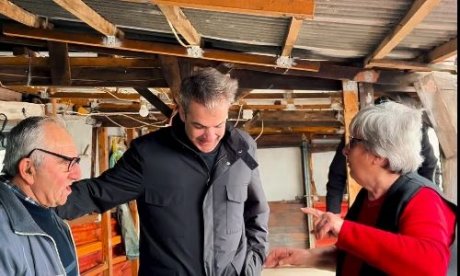 «Από την κυρά Άρτεμη θα φας»: Επίσκεψη Μητσοτάκη στην «κυρά του Δέλτα» στον Έβρο - Βίντεο