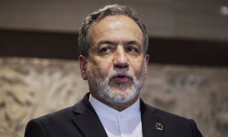 Αραγκτσί: Το Ιράν «δεν έχει καμία πρόθεση» να κλείσει τα Στενά του Ορμούζ σε αυτό το στάδιο