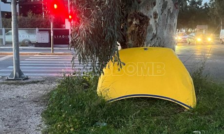 Βούλα: Νεκρή οδηγός ταξί μετά από σφοδρό τροχαίο στη Λεωφόρο Καραμανλή