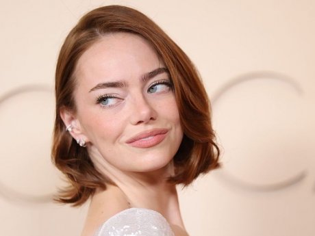 Oscars 2026: Όλα τα beauty looks απευθείας από το κόκκινο χαλί