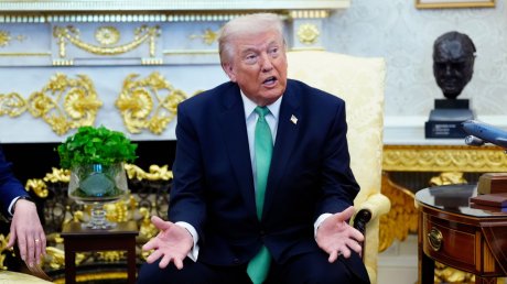 Τραμπ: «Πρέπει να σκεφτούμε την αποχώρηση από το ΝΑΤΟ»