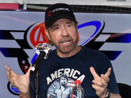 Ο κομάντο του σινεμά Τσακ Νόρις «έφυγε» από τη ζωή στα 86 του χρόνια: Η ανακοίνωση της οικογένειας