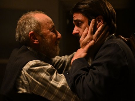 Η αποκάλυψη Μάινα - Γκοτσόπουλου στον Άγιο Έρωτα ξεκινά από μία επίθεση και μία καταδίωξη