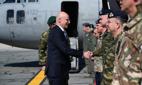 Στα Ηνωμένα Αραβικά Εμιράτα ο Δένδιας