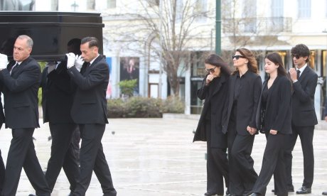 Μαρινέλλα: Σε στενό οικογενειακό κύκλο η κηδεία της στην Κηφισιά - Ποιοι έδωσαν το «παρών»