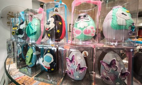 Πάσχα 2026: Τσουρέκι και σοκολατένια αυγά από... χρυσό - Πού κυμαίνονται οι τιμές