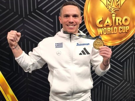 Χρυσός ο Πετρούνιας, αλλά για όλους  «διαμαντένιος»: Ο τραυματισμός και το βίντεο με τις κόρες του