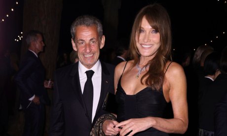 Η χαμένη λάμψη της Κάρλα Μπρούνι - Η εμφάνιση της συζύγου του Νικολά Σαρκοζί που προβλημάτισε