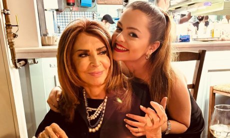 Μιμή Ντενίση: Πάσχα στο εξοχικό με την κόρη της, Μαριτίνα! Ο απίθανος κήπος, η θέα και οι μεζέδες