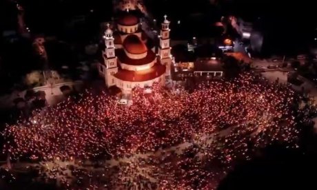 Ανάσταση στην Κορυτσά: Πλήθος κόσμου στη Μητρόπολη - Εικόνες από drone