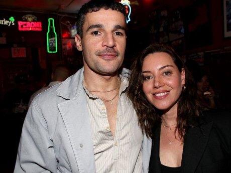 Η Aubrey Plaza μιλά πρώτη φορά για τη «συναρπαστική» εγκυμοσύνη της: «Πάντα ήθελα να γίνω μαμά»