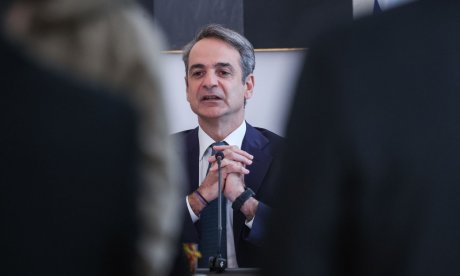 Η κυβέρνηση αναζητά «Ανάσταση» μετά τα… Πάθη: ΟΠΕΚΕΠΕ, ακρίβεια και οι βουλευτές ΝΔ στο «τραπέζι»