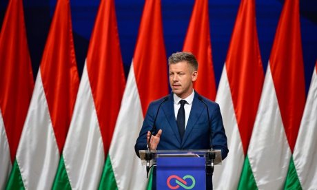 Politico: Το μεγάλο παζάρι του Πέτερ Μαγιάρ με τις Βρυξέλλες – Επιδιώκει επανεκκίνηση