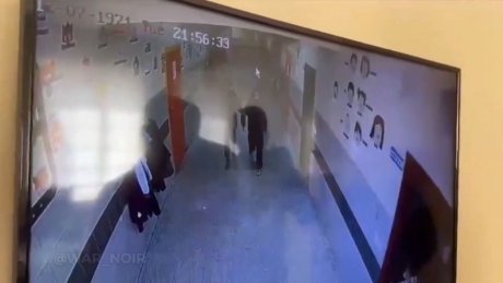 Βίντεο σοκ: Η στιγμή που ο ένοπλος ανοίγει πυρ σε σχολείο στην Τουρκία - 9 νεκροι, 13 τραυματίες