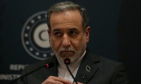 Ιράν: Αφήνει ανοιχτό το ενδεχόμενο να συμμετέχει στις συνομιλίες με τις ΗΠΑ 