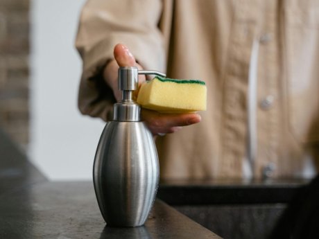 Ζάχαρη, μαγειρική σόδα, υγρό πιάτων: Γιατί αυτό το μείγμα είναι «μαγικό» για κάθε γωνιά του σπιτιού