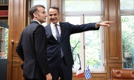 Η εβδομαδιαία ανασκόπηση του πρωθυπουργού: Μακρόν, οικονομία και υγεία - Το «Bonjour» Μητσοτάκη