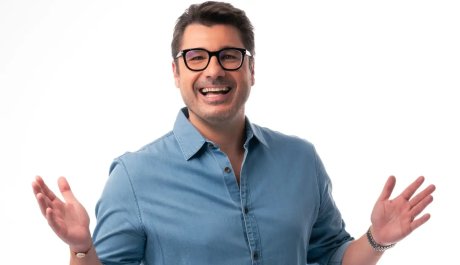 Έξαλλος ο Κωνσταντάρας: «Δεν ανέχομαι να μιλάει για την ηθική μου. Ήταν συντονισμένη επίθεση»