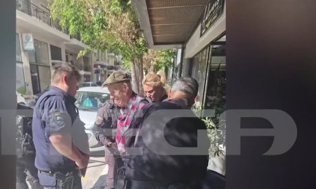 Ντοκουμέντο από τη σύλληψη του 89χρονου έξω από ξενοδοχείο στην Πάτρα
