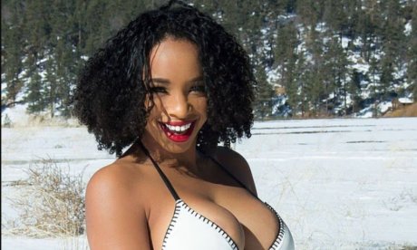 Γύριζε βίντεο για το OnlyFans ενώ δίπλα της πέθαινε 55χρονος με σακούλα στο κεφάλι