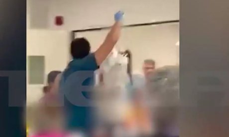 Τραγωδία στην Ηλιούπολη: Οι πρώτες εικόνες από την διακομιδή της δεύτερης κοπέλας στο ΚΑΤ