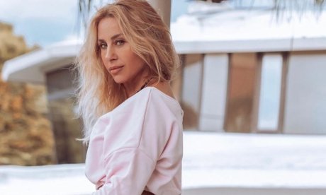 Γωγώ Μαστροκώστα: Νοσηλεύεται σε κρίσιμη κατάσταση