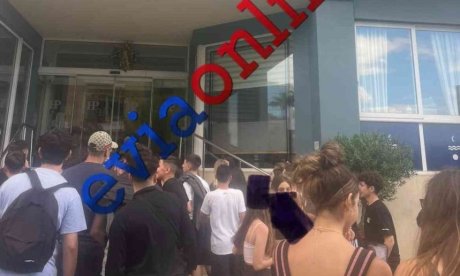 Χαμός στη Χαλκίδα: Μαθητές σχολείου από την Αθήνα πολιορκούν ξενοδοχείο μετά από επίθεση ηλικιωμένης