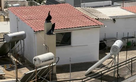 Περιστέρι: Έγκυος στο 7ο παιδί η μητέρα της οικογένειας που ζούσε μέσα σε ακαθαρσίες