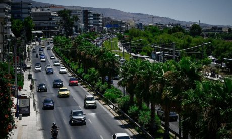 Μεγάλη αναστάτωση σε Νότια προάστια λόγω έντονης οσμής αερίου - Εκκενώνονται σχολεία