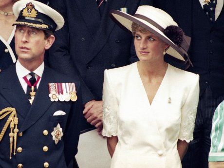 Η άγνωστη επιστολή της Diana λίγο μετά τον γάμο της με τον Κάρολο συγκινεί