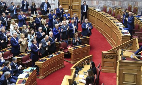 Η πρόταση της ΝΔ για τη συνταγματική αναθεώρηση: Μονιμότητα, πρόωρες εκλογές, νόμος περί ευθύνης