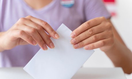 Δημοσκόπηση Metron Analysis: Πρωτιά ΝΔ, οι ανατροπές, οι έδρες και η κυβερνητική εξίσωση