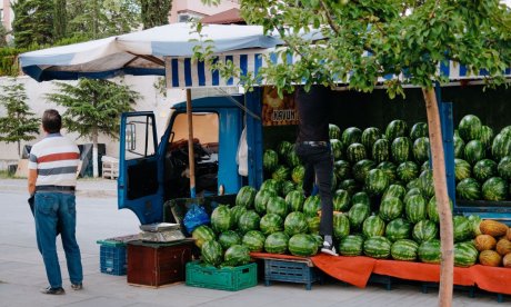 Καρπούζι: Φεύγει απ το χωράφι στα €0,10 και πωλείται €1,40 σε σούπερ μάρκετ, λαϊκές, οπωροπωλεία