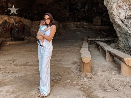 Ευρυδίκη Βαλαβάνη: Η σπάνια φωτογραφία του γιου της και η αποκάλυψη για τους νονούς πριν τη βάφτιση