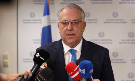 Θεοδωρικάκος για ακρίβεια: Διατήρηση μειώσεων τιμών σε 2.000 κωδικούς το καλοκαίρι – Τέλος το πλαφόν