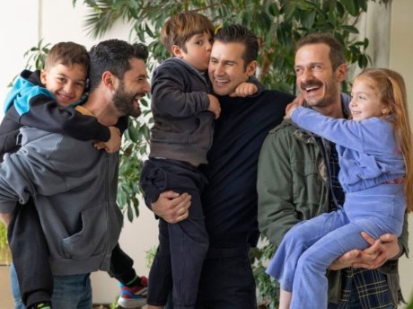 H Κόρα Καρβούνη έρχεται στον β κύκλο του Μπαμπά σ αγαπώ για να επιβάλλει τάξη & πειθαρχία
