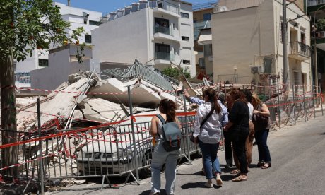 Πετράλωνα: «Είχαν σταλεί 11 ειδοποιήσεις σε 1 λεπτό από συναγερμό», λέει ένοικος της πολυκατοικίας