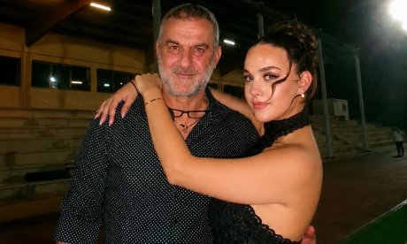 Βικτώρια Δέλλα για Μαστροκώστα: «Στην αποφοίτησή μου ήταν μαζί μου το αστέρι μου και ο μπαμπάς μου»